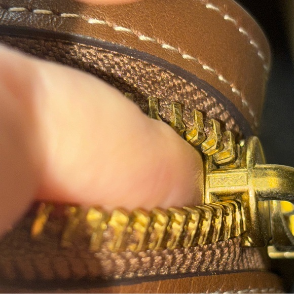 Coach Rogue 31 - Picture 7 of 13